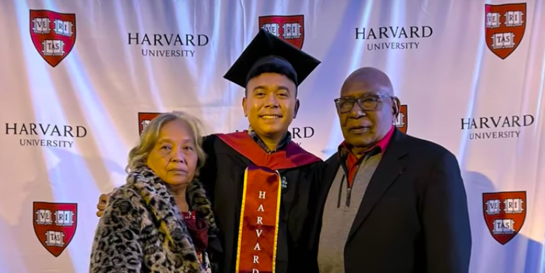 Billy Mambrasar, Putra Papua yang berjuang Mewujudkan Mimpi Melalui Pendidikan