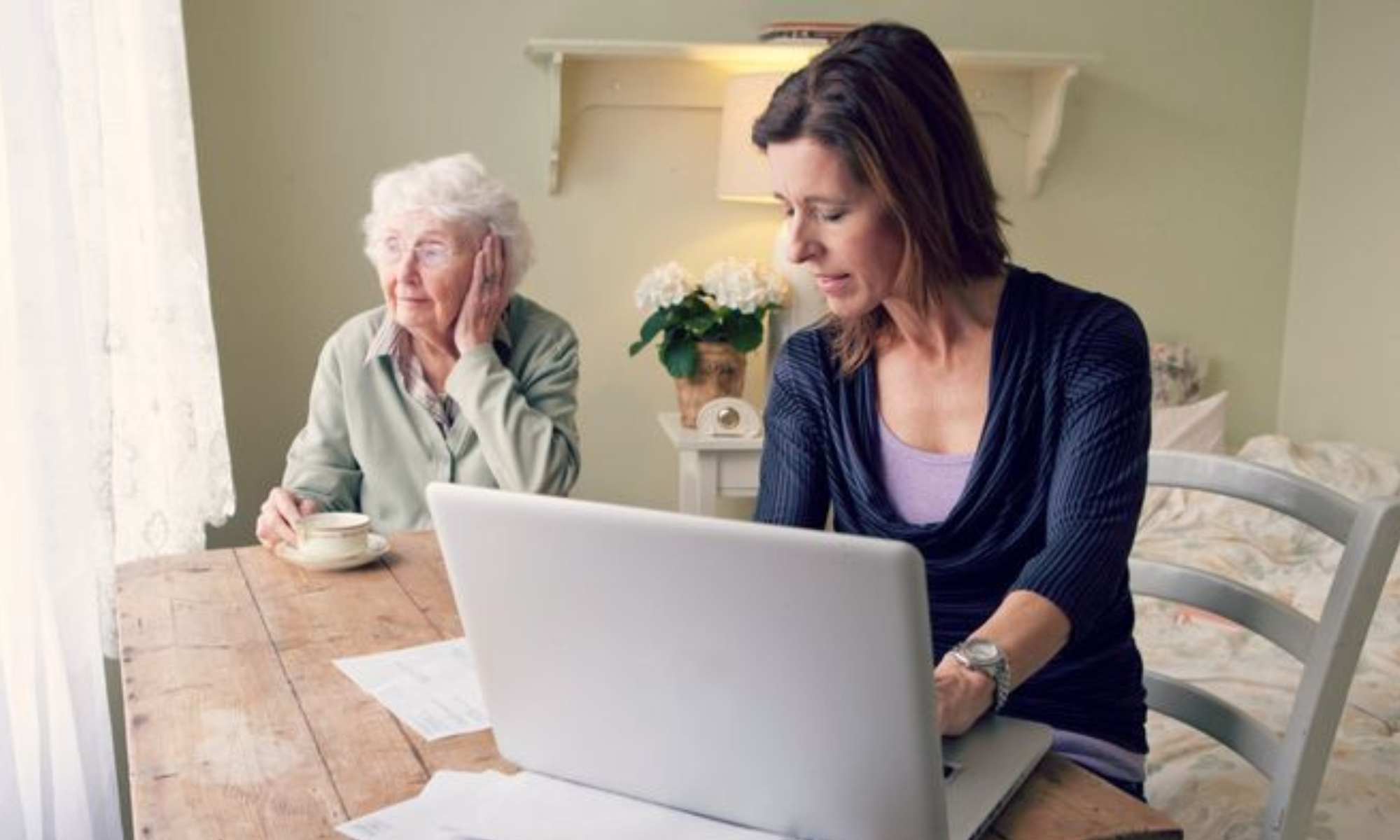 Generasi Sandwich: Menghidupi, Merawat, dan Bertahan di Dua Arah